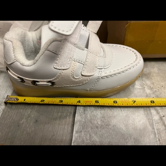 New kids light up shoes size 6 - Picture 6 of 9